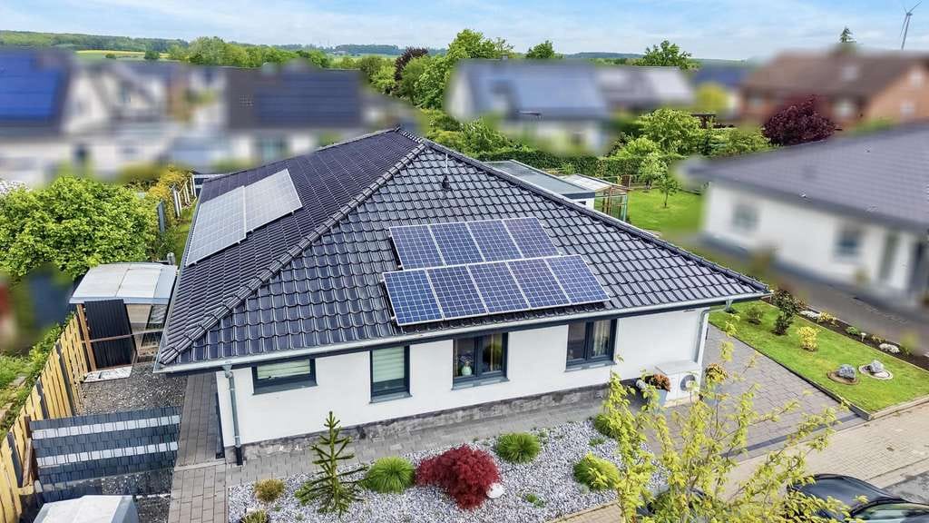Immobilie in Wadersloh - Moderner Bungalow mit energieeffizienter Wärmepumpe in ruhiger Lage von Wadersloh - Bild 1