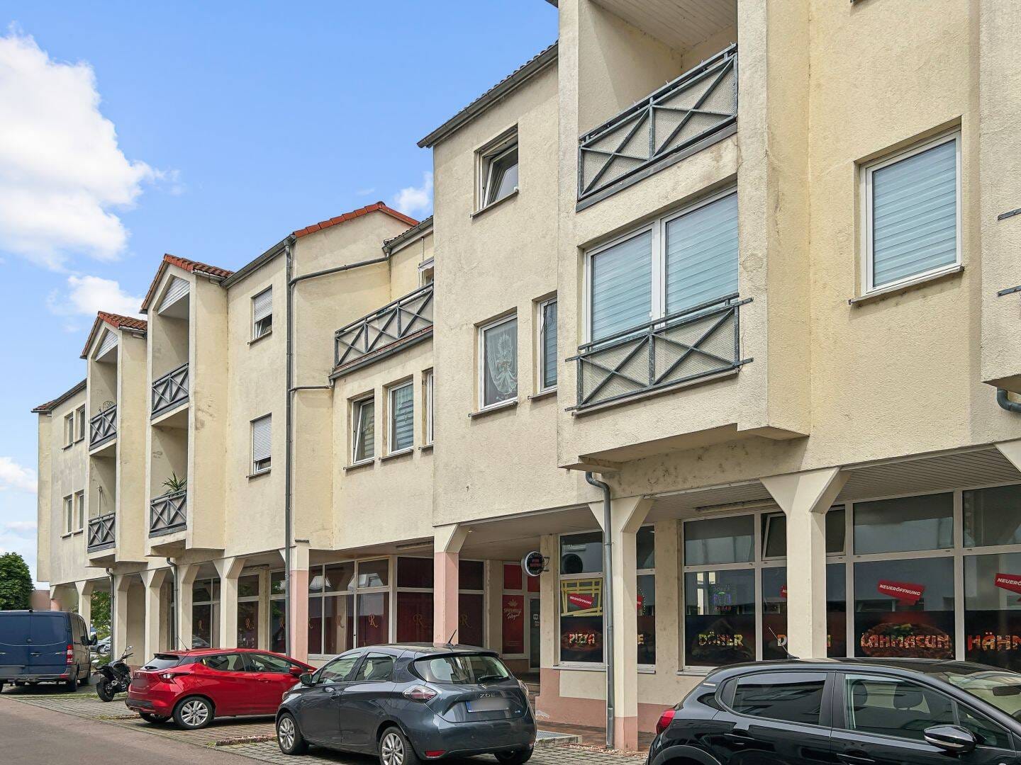 Immobilie in Coswig - Vermietete 2-Zimmer-Dachgeschosswohnung mit Balkon und Tiefgaragenstellplatz in Coswig - Bild 0