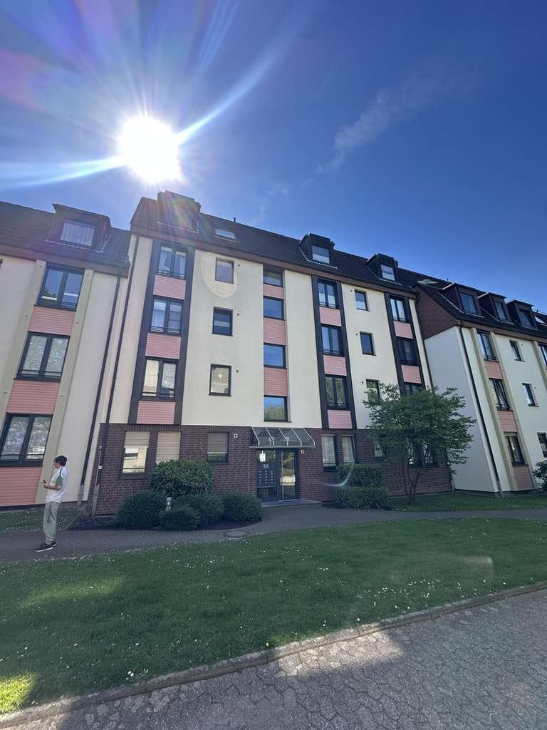 Immobilie in Hilden - Schöne 1. Zi Dachgeschosswohnung zu verkaufen - Bild 0