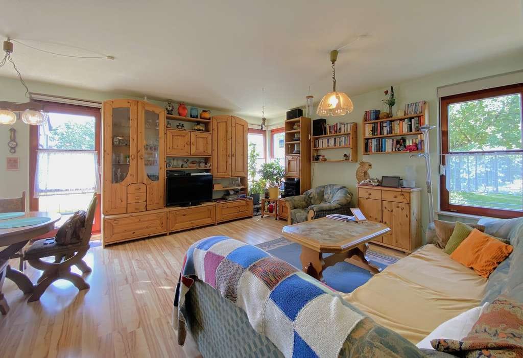 Immobilie in Hemhofen - Attraktive, lichtdurchflutete 4-Zimmer-Wohnung mit großem Südbalkon in ruhiger Lage zzgl. Stellplatz - Bild 3