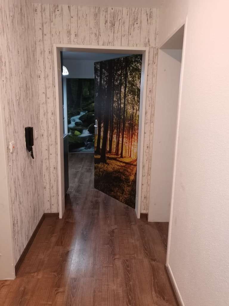 Immobilie in Bischweier - Klimatisierte Dachgeschosswohnung mit Balkon und viel Tageslicht

 - Bild 2