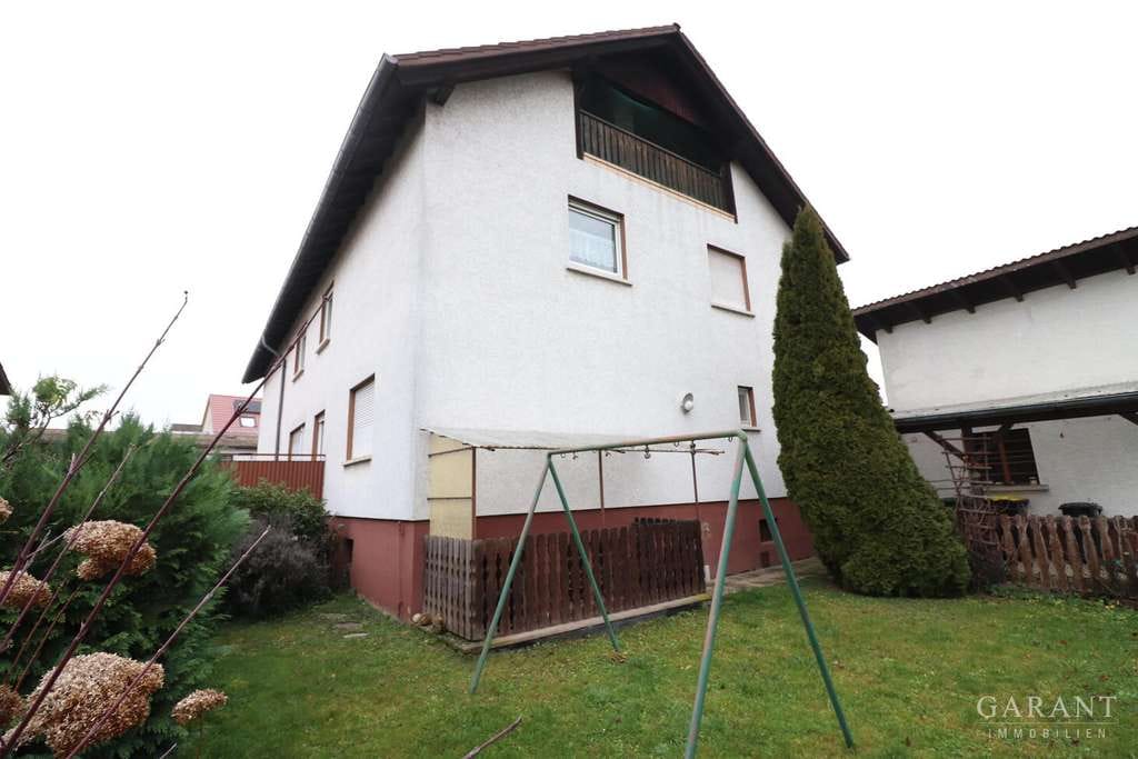 Immobilie in Wettenberg - ***Großzügiges Zweifamilienhaus in Seenähe *** - Bild 0