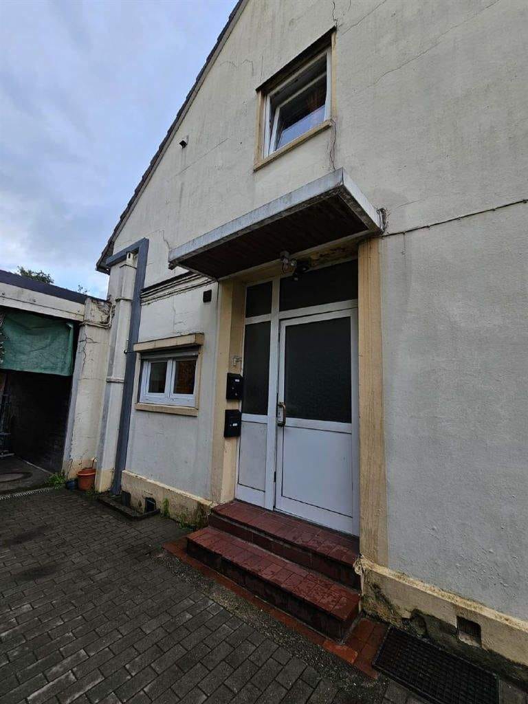 Immobilie in Elmshorn - *Altbau-Zweifamilienhaus mit Renovierungsbedarf* *Mit Gewerbeteil im Anbau* - Bild 2