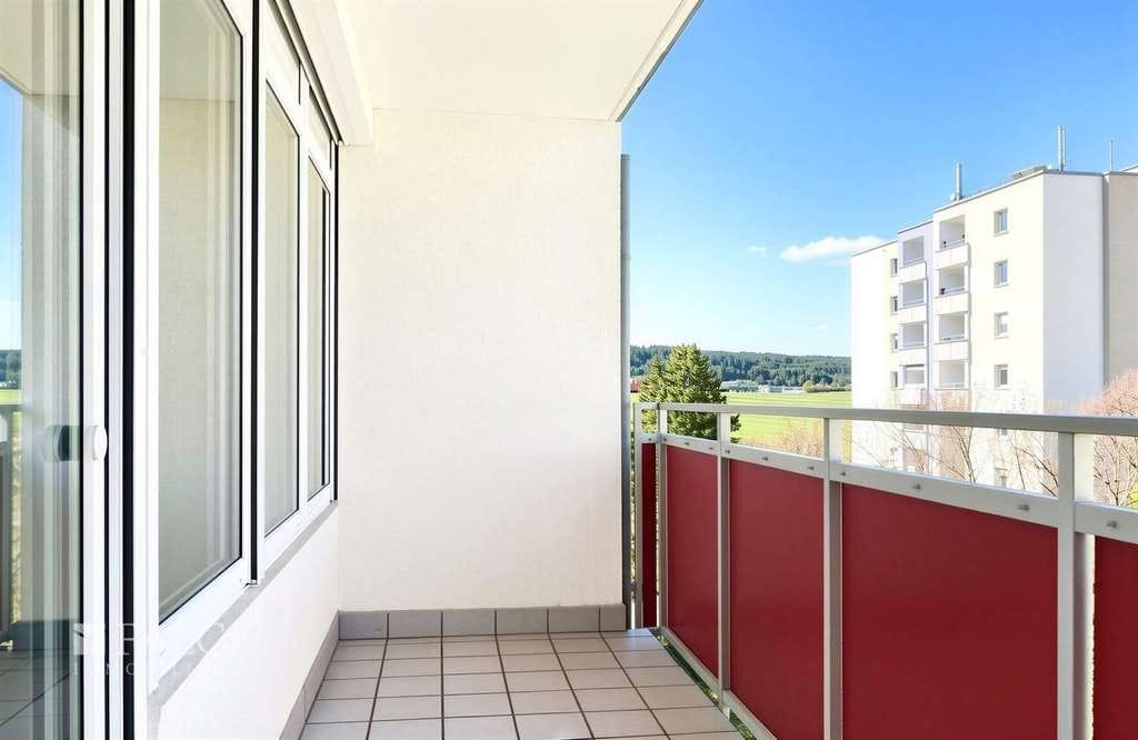Immobilie in Aldingen - Sofort bezugsfreie 2-Zimmer-Wohnung mit Balkon und Aufzug in Aldingen - Bild 3
