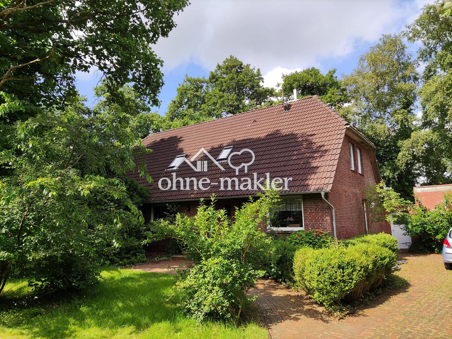 Immobilie in Halbemond - Einfamilienhaus und altes Schulgebäude auf großem Grundstück in Halbemond (2 Handwerkerobjekte) - Bild 0