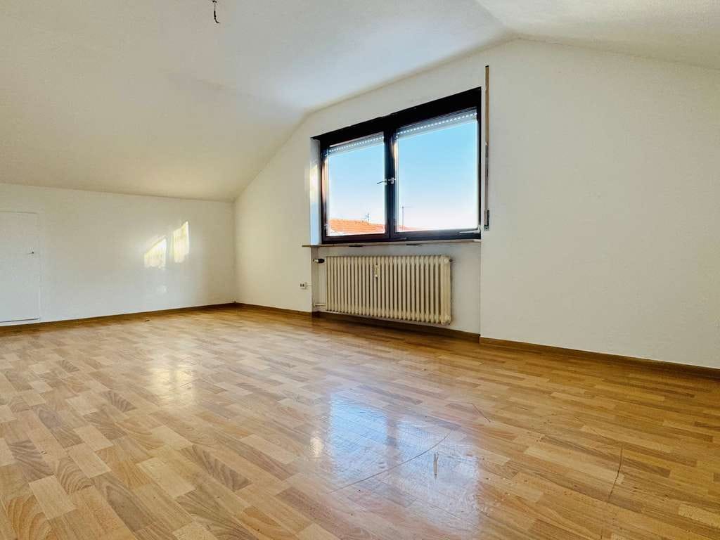 Immobilie in Freiberg am Neckar - Ein Knaller - Dachgeschosstraum 2 Zimmer - sofort frei - zu verkaufen - Bild 0