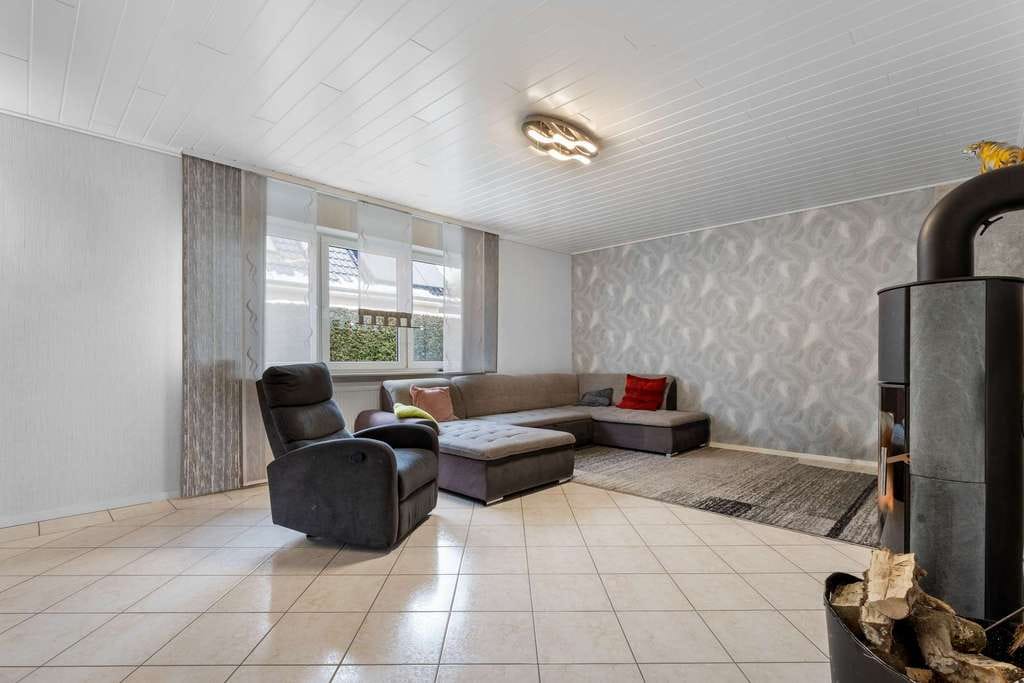 Immobilie in Barßel - Attraktiver Bungalow mit Carport und Sauna - Bild 1