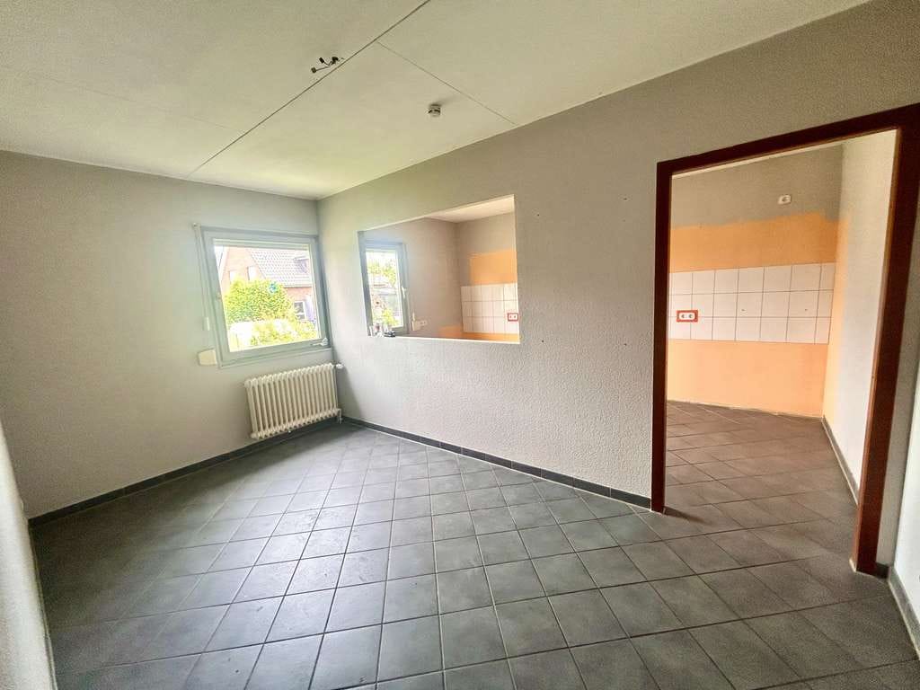 Immobilie in Uetze - Platz für Ideen und Familie – renovierungsbedürftiges Haus mit Vollkeller und Garage - Bild 4