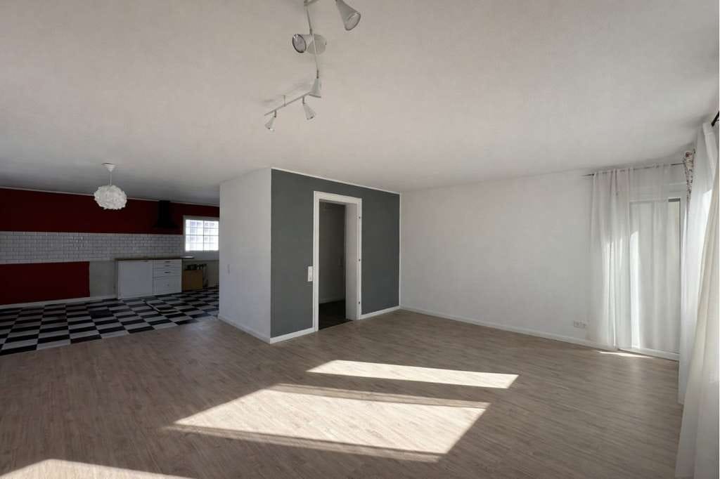 Immobilie in Magstadt - Ruhiges Wohnglück zu einem TOP-Preis: 4 Zimmer- Wohnung mit Balkon und TG sucht neuen Eigentümer! - Bild 1