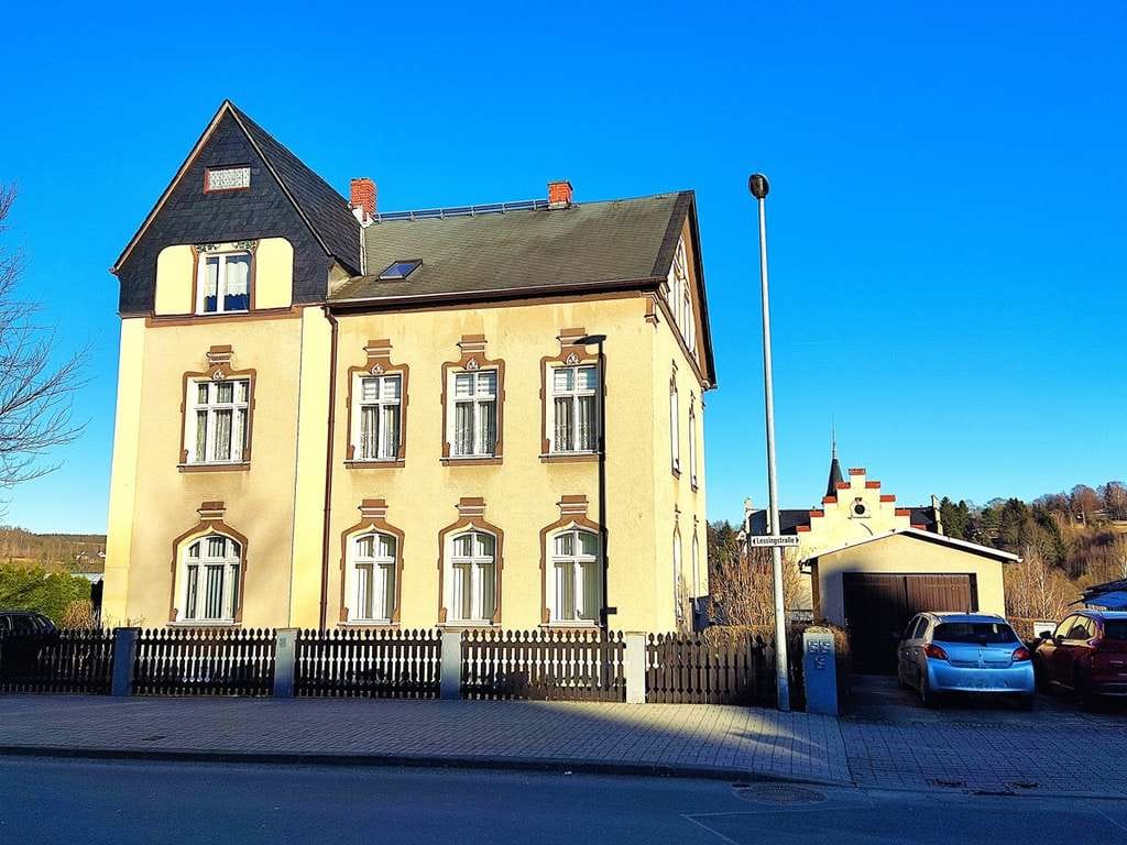 Immobilie in Adorf/Vogtland - 3-Familienhaus im Villenstil, mit Garage und Garten! - Bild 2