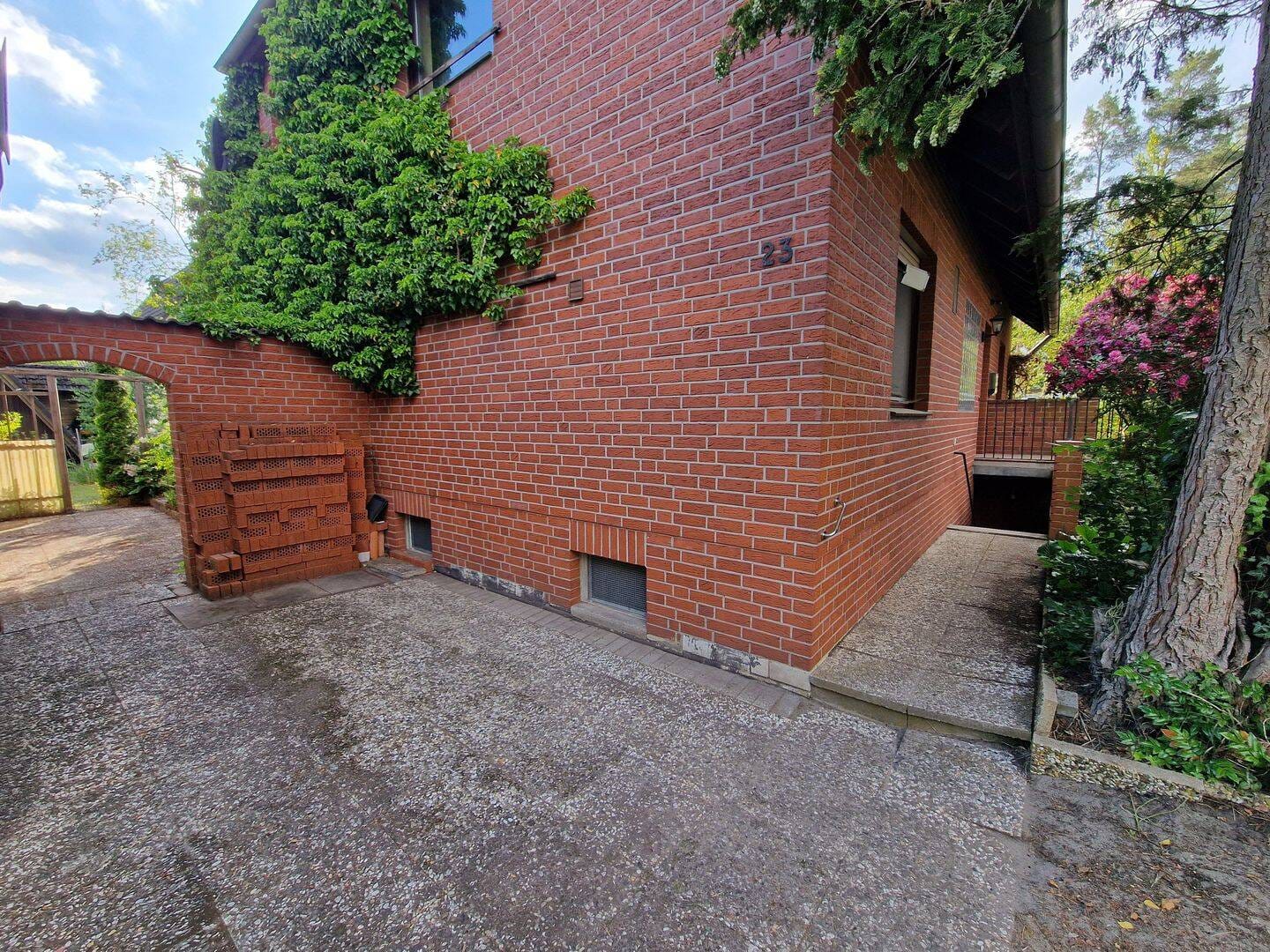 Immobilie in Faßberg - Viel Platz für die Familie: Großes 8-Zimmer-Haus in Faßberg - Bild 2
