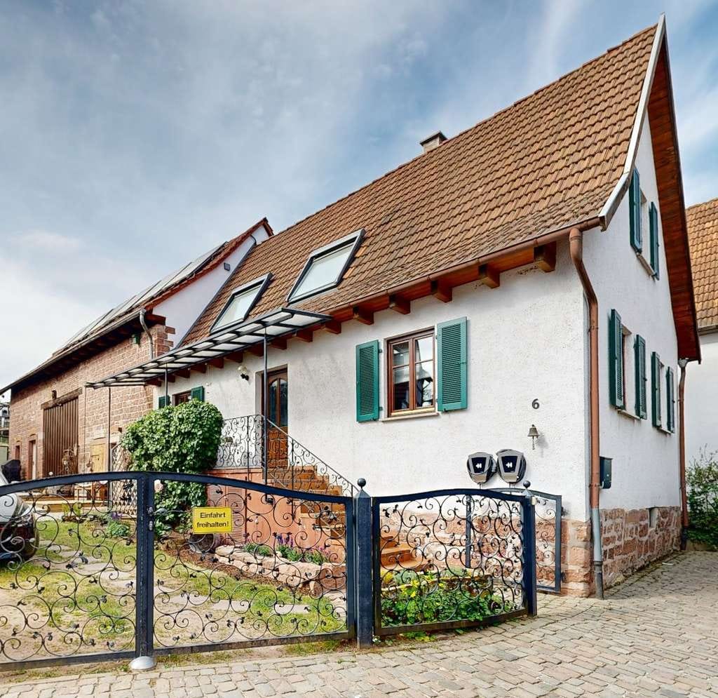 Immobilie in Busenberg - ~~ KLEIN ABER FEIN - LANDHAUS MIT SCHEUNE, GARTEN UND AUSBAUPOTENZIAL ~~ - Bild 1