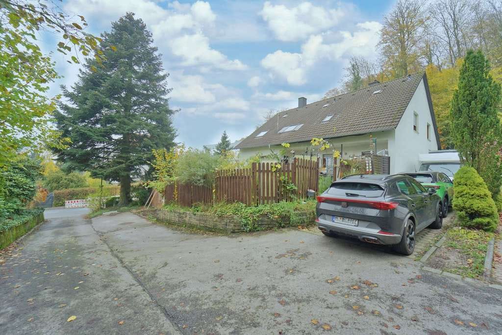 Immobilie in Leichlingen - Einzigartig! Mehrfamilienhaus mit Waldgrundstück in unmittelbarer Citylage! - Bild 3