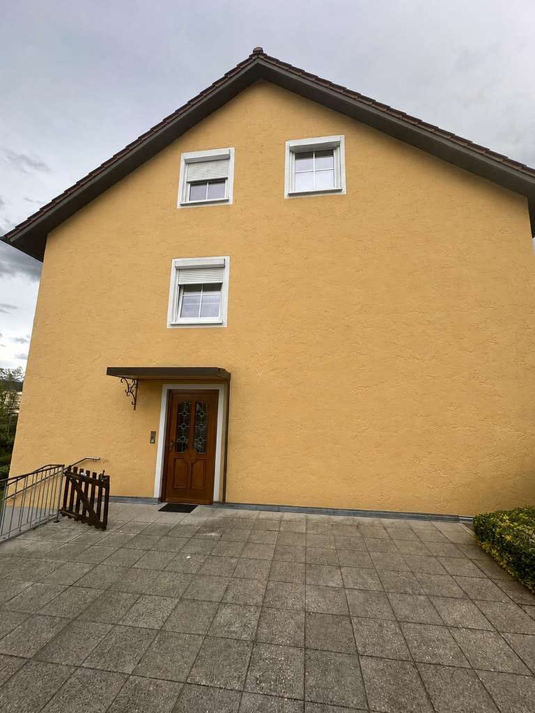Immobilie in Neunburg vorm Wald - Mehrfamilienhaus mit 3 Wohneinheiten auf Erbpachtgrundstück in Neunburg v. W. - Bild 1