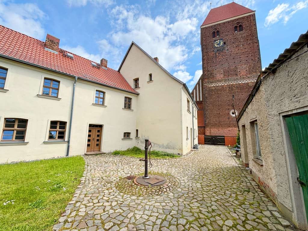 Immobilie in Werben (Elbe) - Teilsaniertes Mehrfamilienhaus in der historischen Innenstadt von Werben (Elbe) - Bild 1