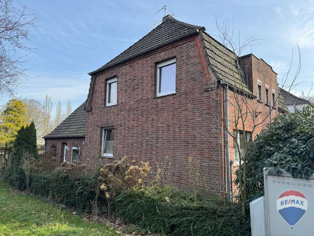 Immobilie in Bedburg-Hau - Solide vermietetes Zweifamilienhaus mit Einliegerwohnung - Bild 2