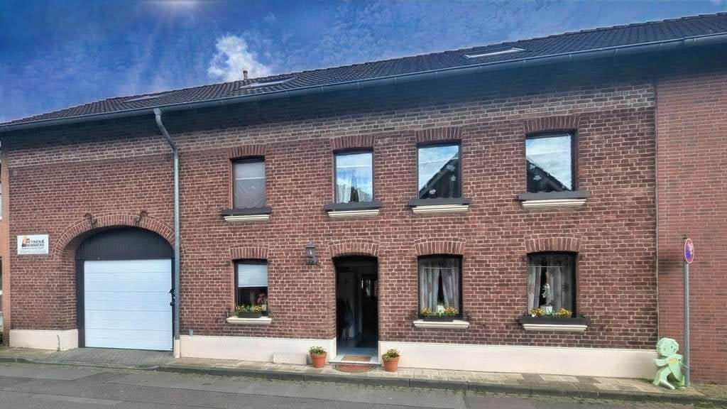 Immobilie in Erkelenz - Historischer Charme trifft modernes Familienleben – vielseitiges Bauernhaus mit viel Platz zum Woh - Bild 0