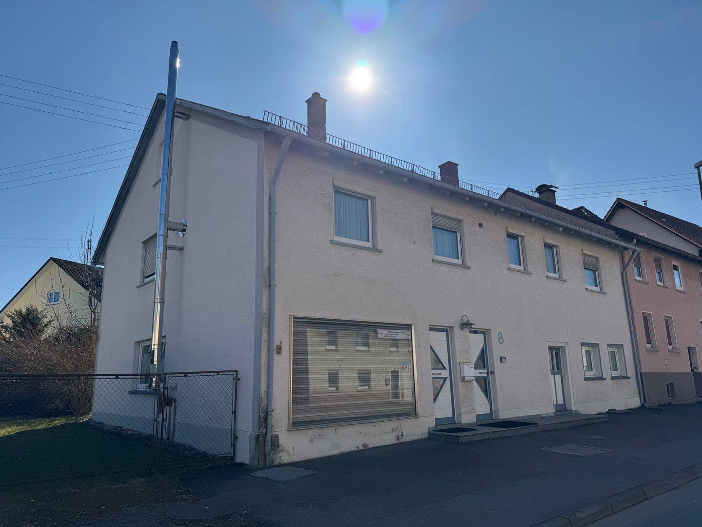 Immobilie in Gosheim - Einfamilienhaus mit großem Potenzial in attraktiver Lage - Bild 0
