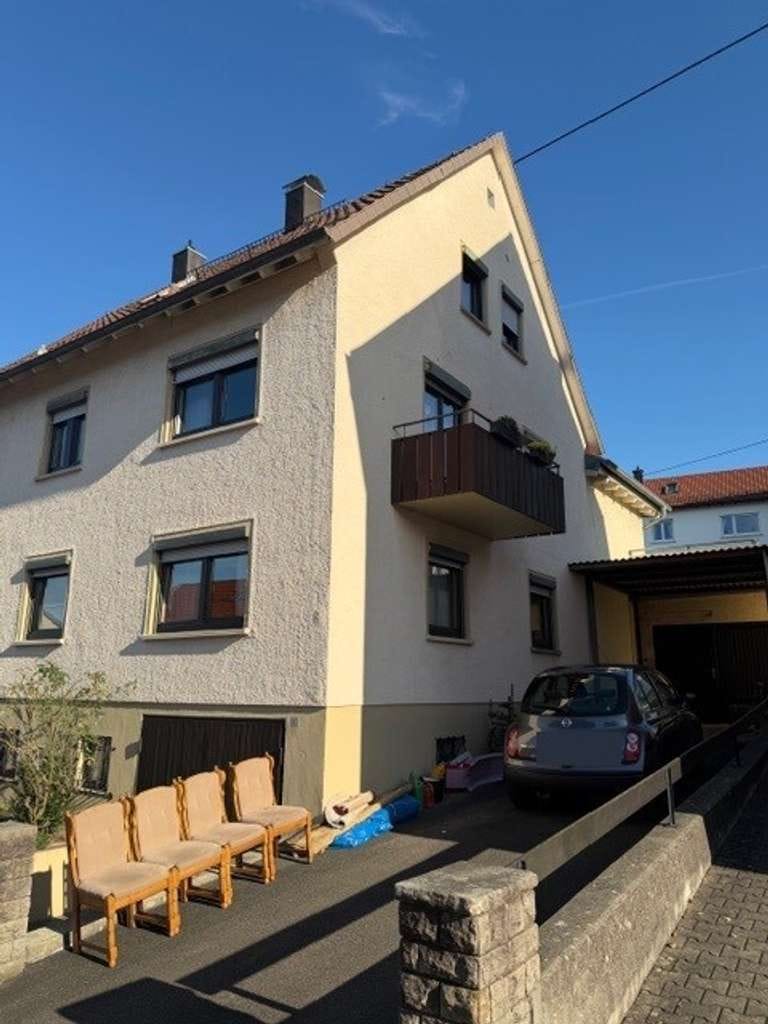 Immobilie in Pfullingen - Freistehendes 3-Familienhaus mit Garten in ruhiger Wohnlage von Pfullingen - Bild 2