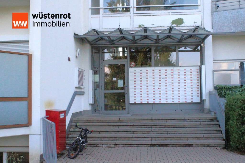 Immobilie in Altensteig - Einzugsbereite Eigentumswohnung im 1. Obergeschoss - Tiefgaragenplatz ist ebenfalls zu erwerben - - Bild 2