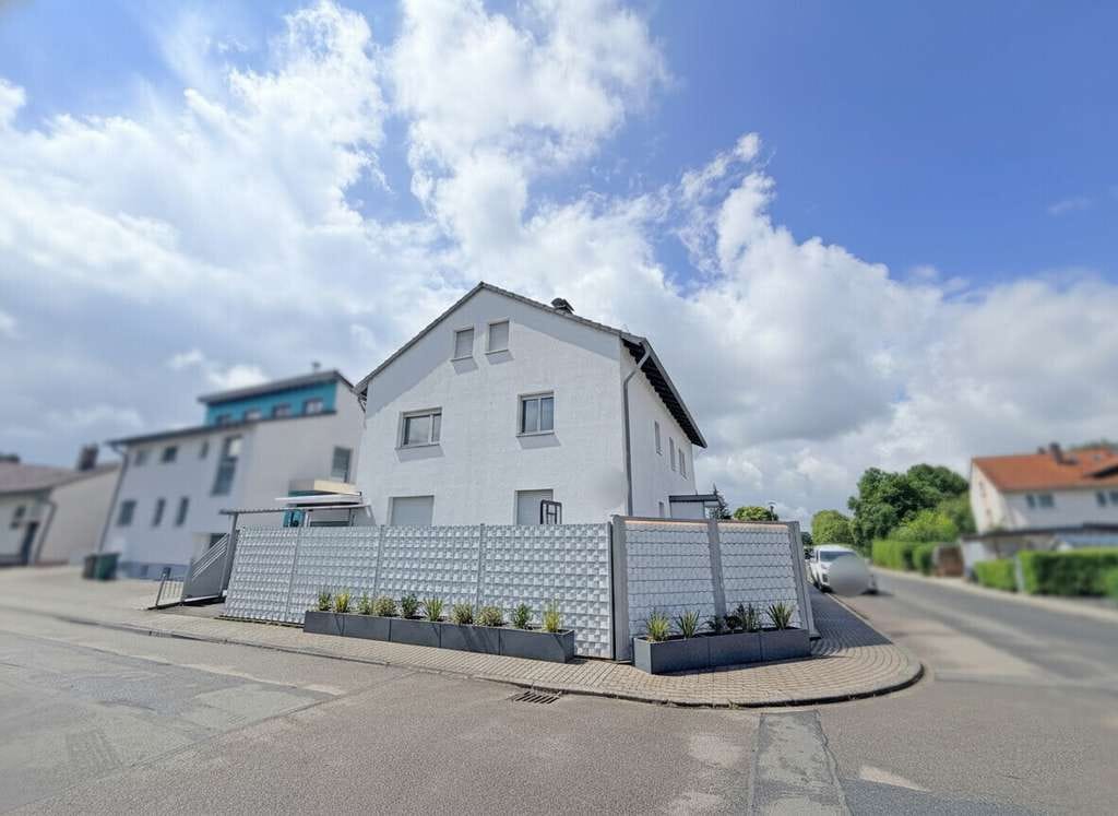 Immobilie in Hemsbach - Großzügiges Zweifamilienhaus mit vielseitigem Potenzial in ruhiger Wohnlage - Bild 3