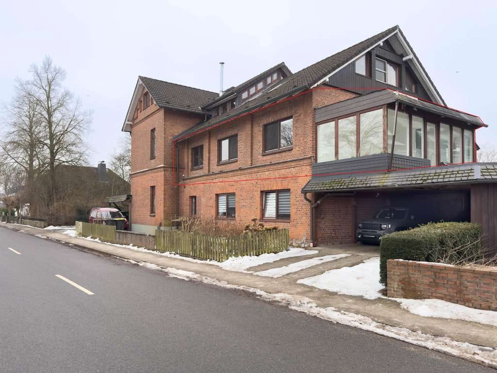 Immobilie in Steinburg - Attraktive 3-Zimmer-Wohnung mit Wintergarten und Gartenanteil - Bild 0