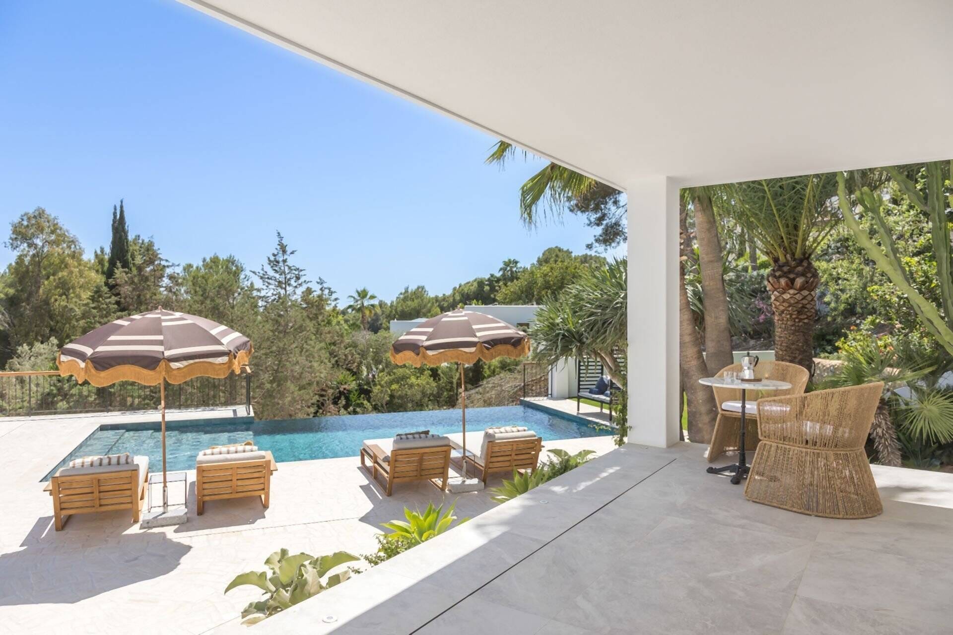 Immobilie in Miesitz - Atemberaubende renovierte Villa mit sechs Schlafzimmern mit Meerblick und in Dalt Vila in Can Furnet - Bild 1