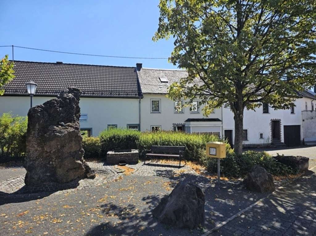 Immobilie in Bettenfeld - Zu verkaufen 2 Häuser, die derzeit als Ferienhäuser vermietet werden, zwischen Eifel und Mosel - Bild 0
