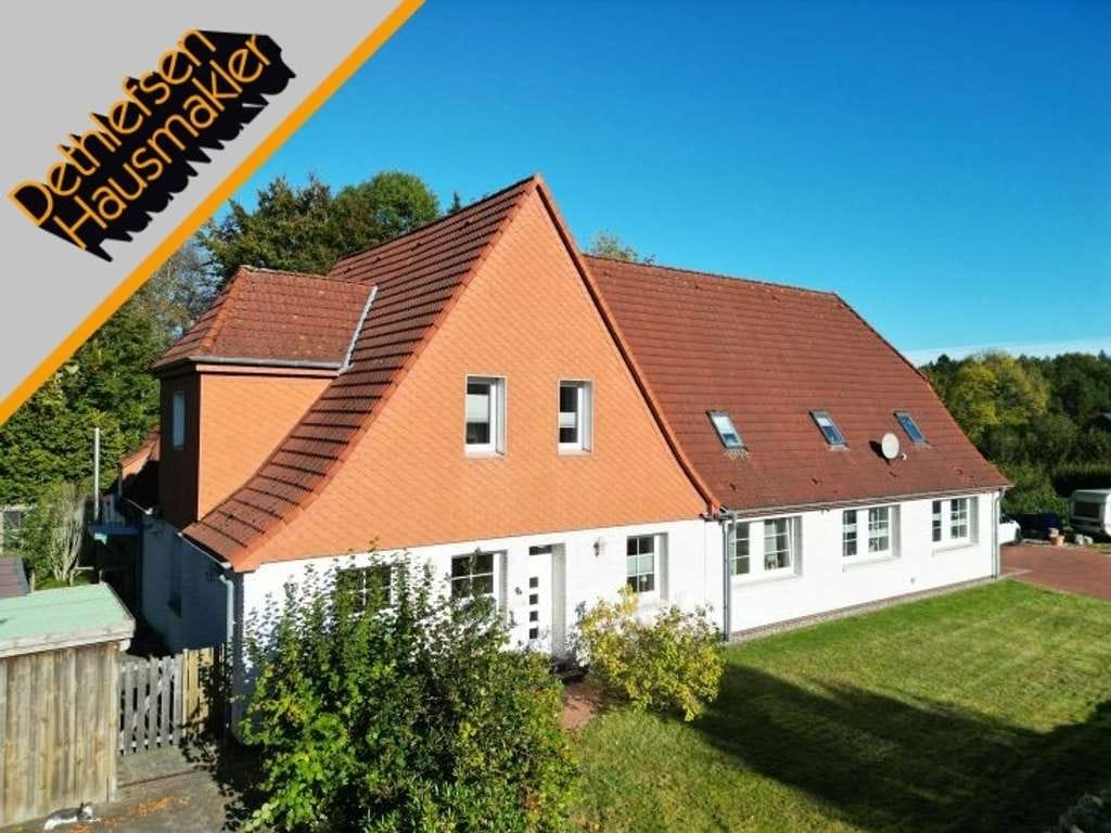 Immobilie in Dörpling - Ehemalige, modernisierte Dorfschule mit Doppelhauskonzept auf idyllischem Grundstück in Dörpling b.  - Bild 0