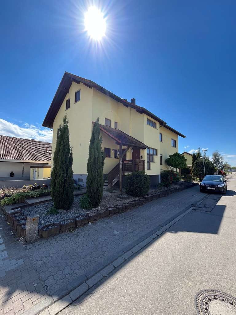 Immobilie in Dettenheim - Schauen Sie Hauptgebäude/größter Teil BJ 91 , 2 Familienhaus mit Doppelgarage/2 Carports/Grillhütte - Bild 0