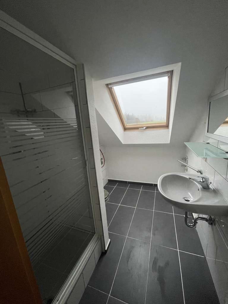 Immobilie in Neubulach - Schöne Dachgeschosswohnung in Neubulach-Liebelsberg – Ruhige Lage am Ortsrand mit Wanderwegen - Bild 0
