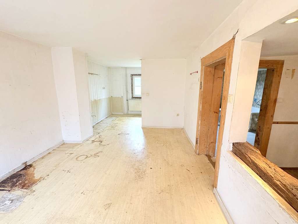 Immobilie in Stadtallendorf - Historisches Fachwerk mit Scheune – Ihr Projekt für individuelles Wohnen - Bild 4