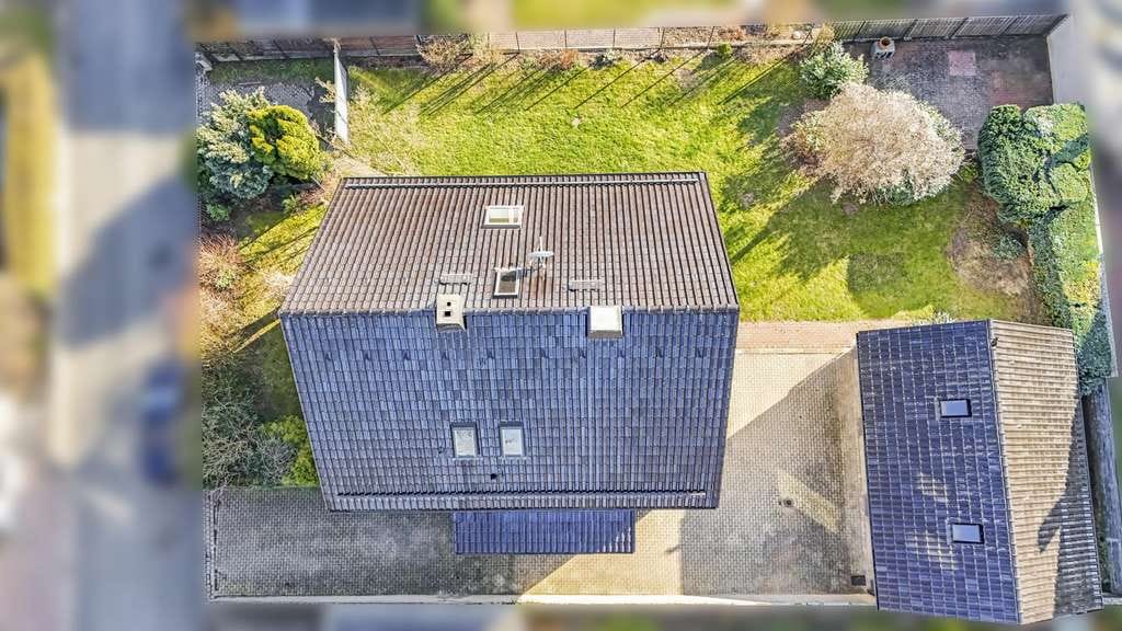 Immobilie in Pattensen - Kapitalanlage in Pattensen - Jeinsen - 3 Familienhaus + 3 Garagen und schönem Grundstück mit viele - Bild 4