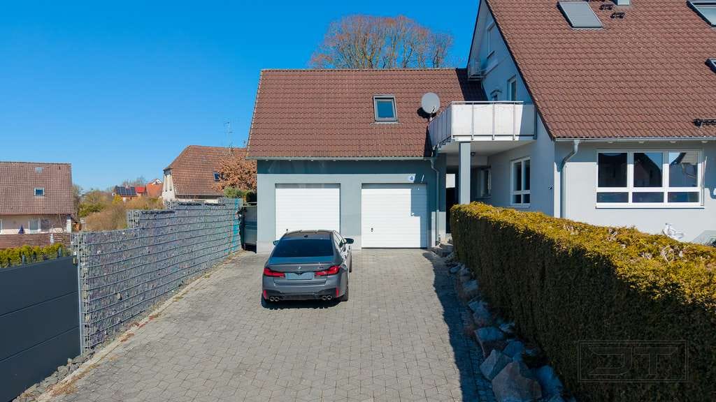 Immobilie in Bindlach - Wohngefühl par excellence: 2025 modernisiertes EFH mit einzigartigem Fernblick, Kamin & Pool! - Bild 3