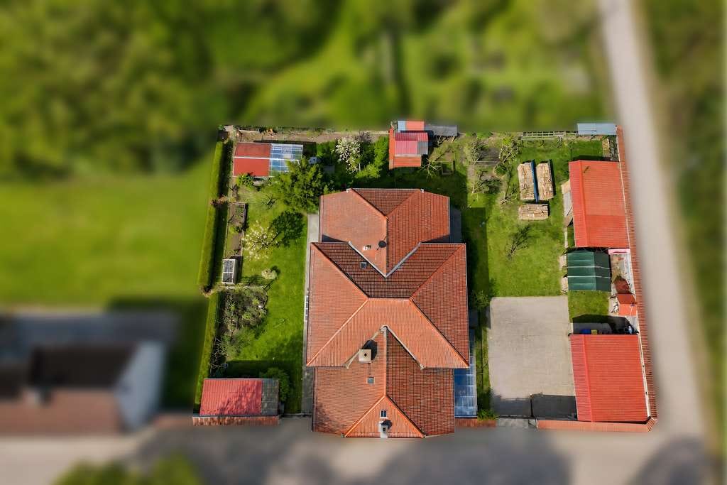 Immobilie in Hohe Börde - Charaktervolle Landhausvilla mit großem Garten in idyllischer Lage von Eichenbarleben - Bild 2