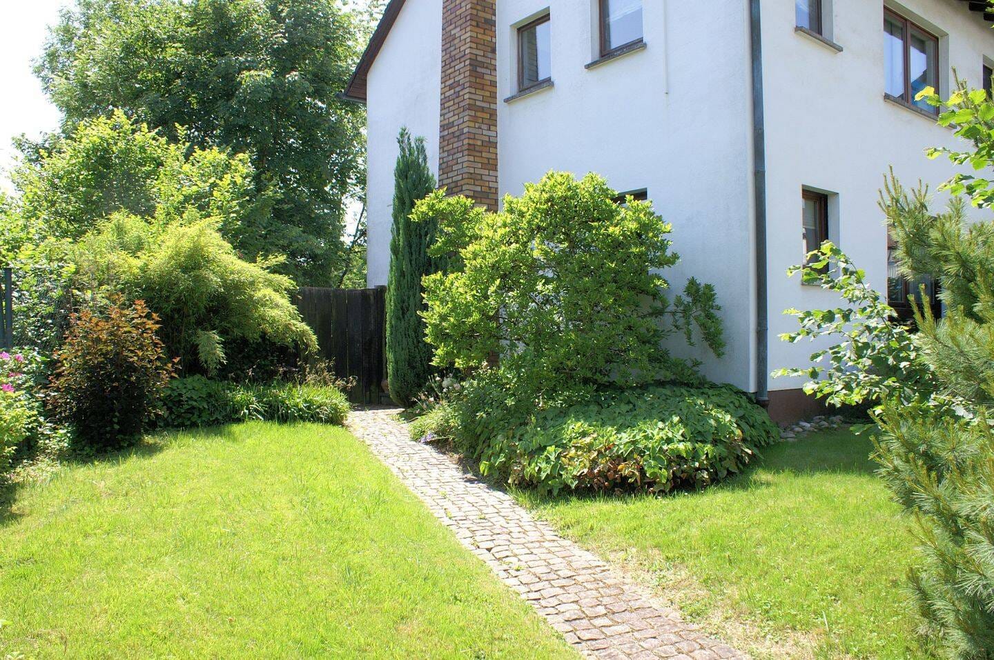 Immobilie in Ruppichteroth - Einfamilienhaus mit Einliegerwohnung in zentraler Lage von Ruppichteroth - Bild 1