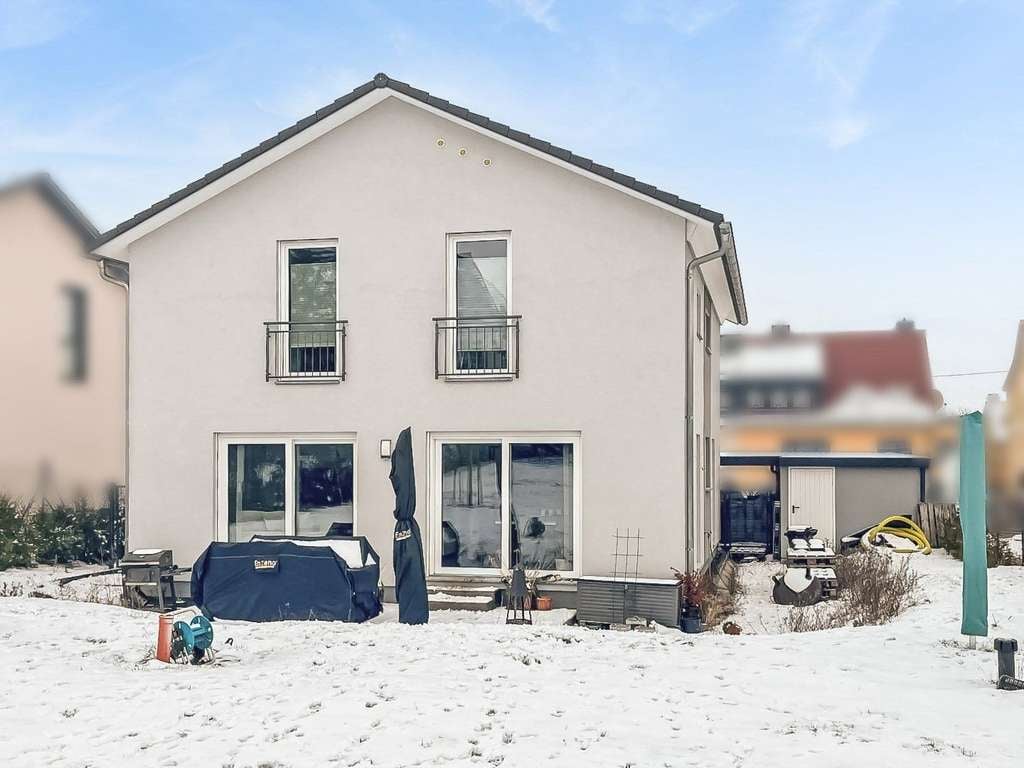 Immobilie in Teuchern - Repräsentatives Wohnhaus vereint Stil und Exklusivität in Teuchern - Bild 2