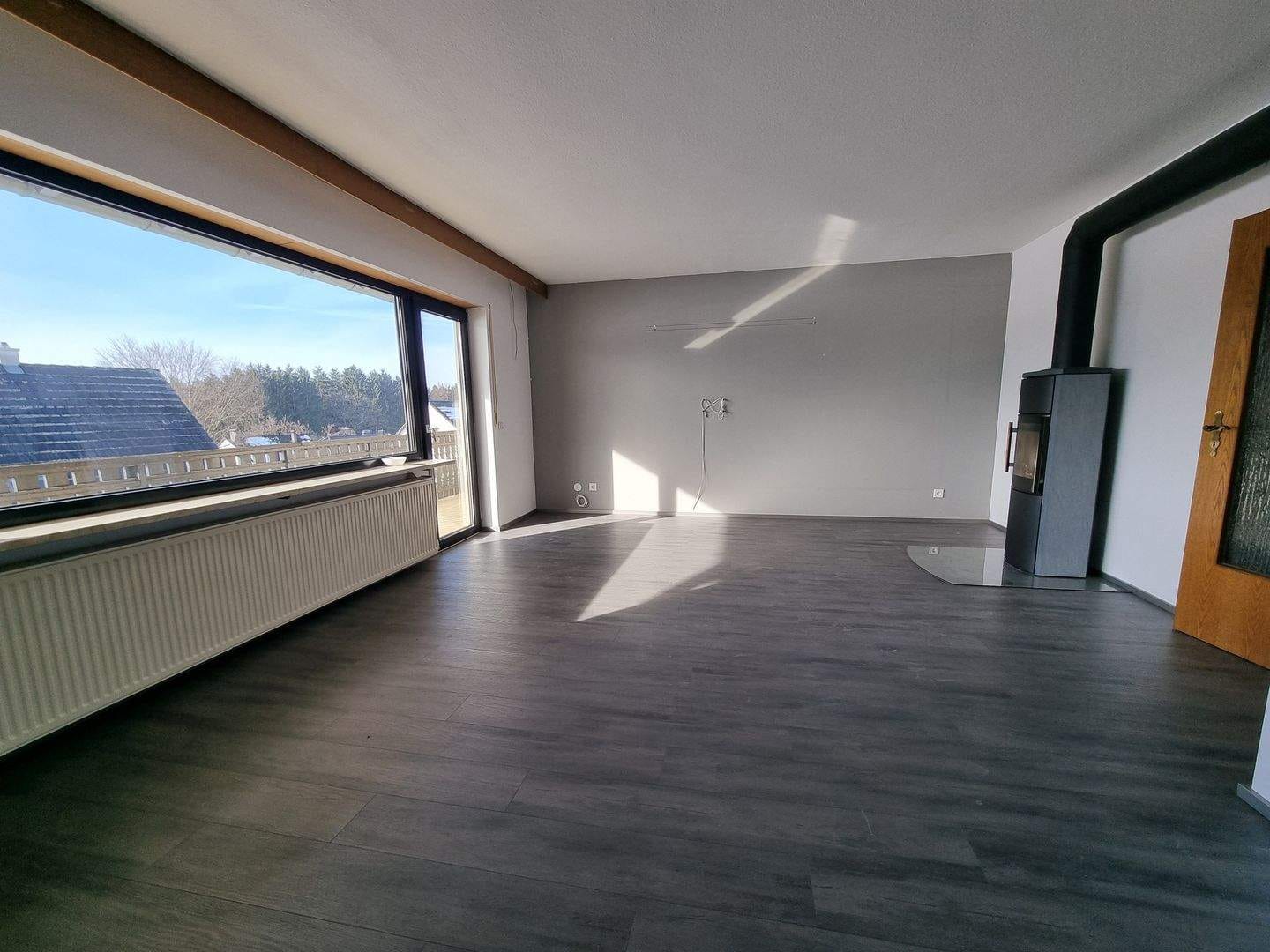 Immobilie in Burgthann - Schnäppchen! Ein- oder Zweifamilienhaus in ruhiger, familienfreundlicher und zentraler Lage - Bild 2