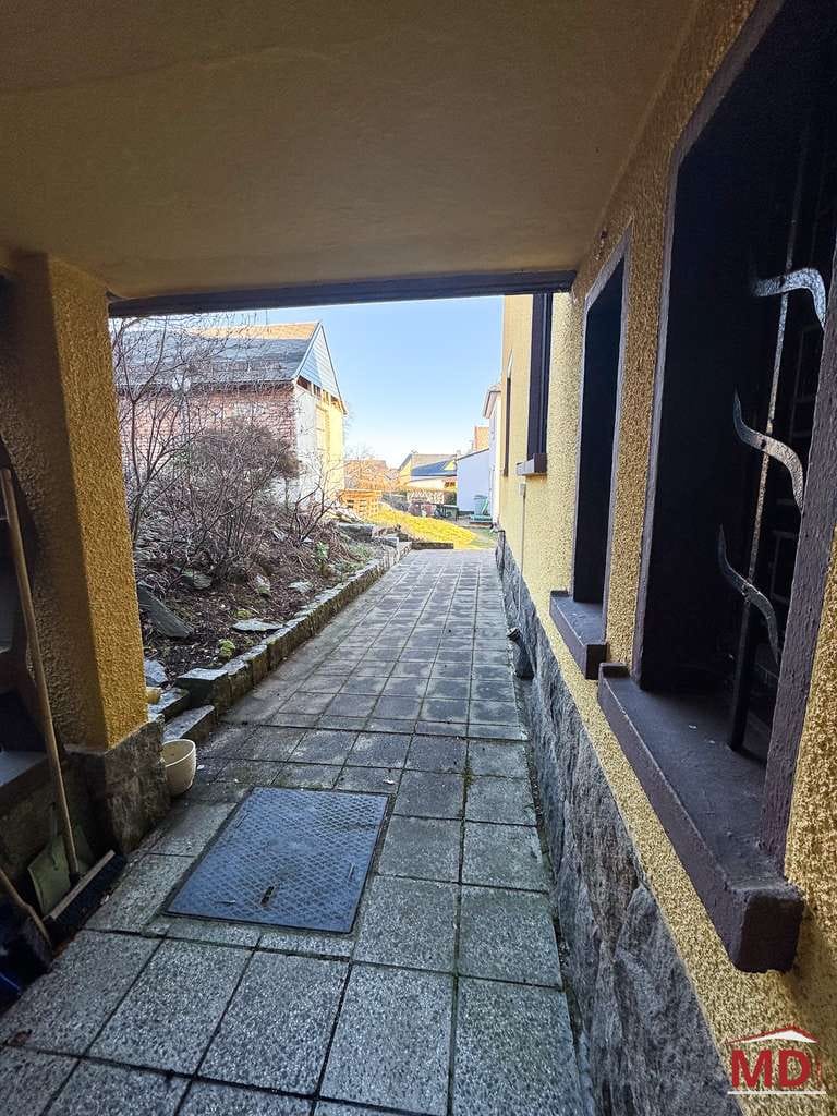Immobilie in Oelsnitz/Erzgeb. - Großzügiges Einfamilienhaus in herrlicher Lage mit viel Potenzial zum Um- und Ausbau - Bild 3