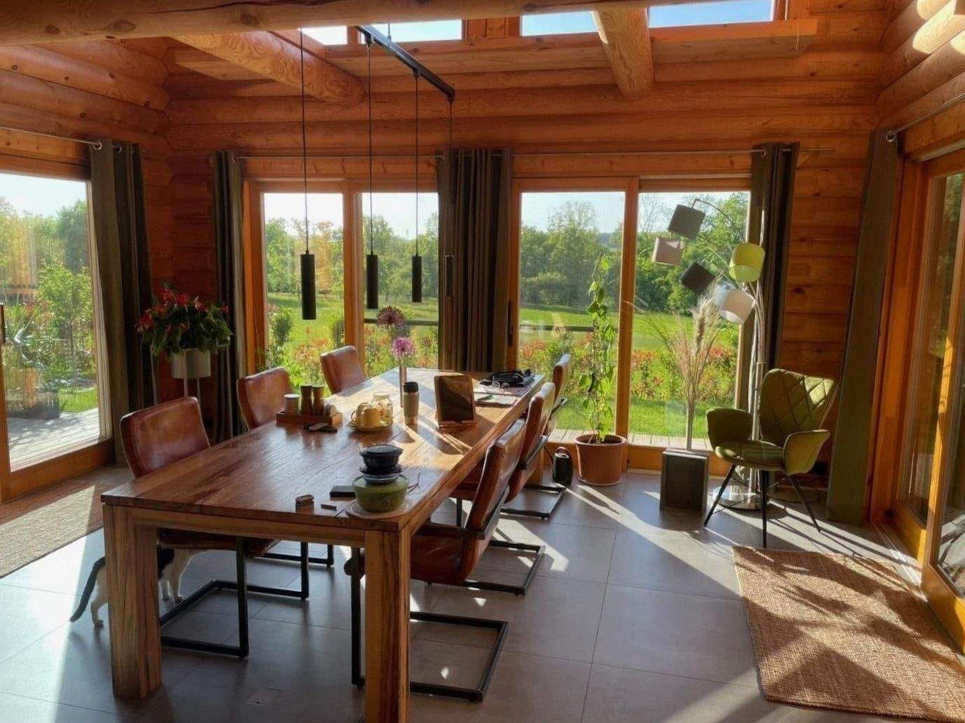 Immobilie in Kirchberg an der Jagst - Besonders ! Charmant ! Hochwertig! – Blockhaus mit Galerie, Pool und exklusiver Ausstattung - Bild 2