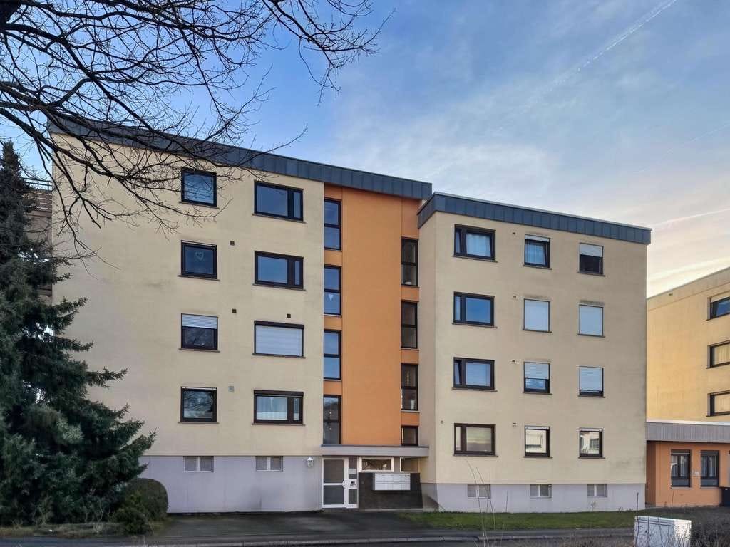 Immobilie in Offenau - Wohnen mit Ausblick: Großzügige Wohnung mit Balkon und Garage - Bild 0
