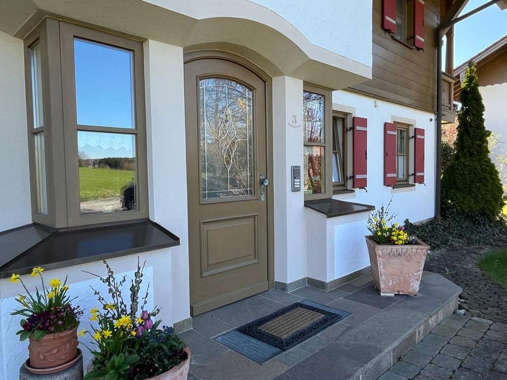 Immobilie in Chiemsee - Ihr neues Zuhause mit zusätzlichem Einkommen / 3-Familien-Haus - Bild 1