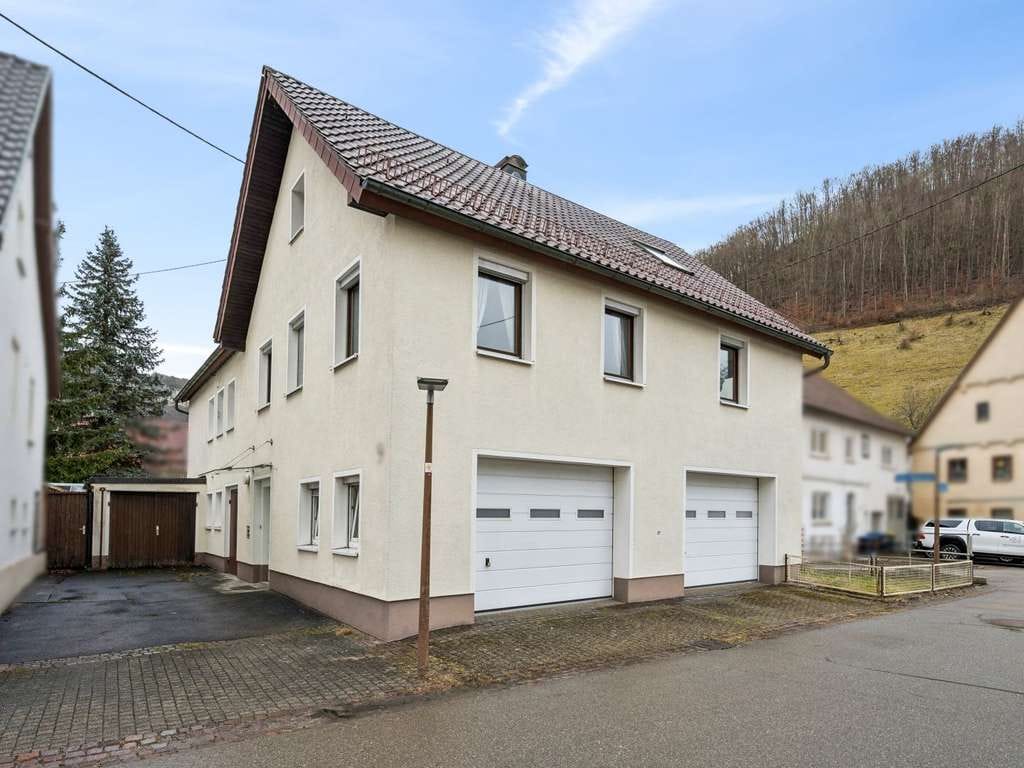Immobilie in Lenningen - Naturnah und familienfreundlich – Haus mit Potenzial in ruhiger Wohnlage in Lenningen - Bild 2
