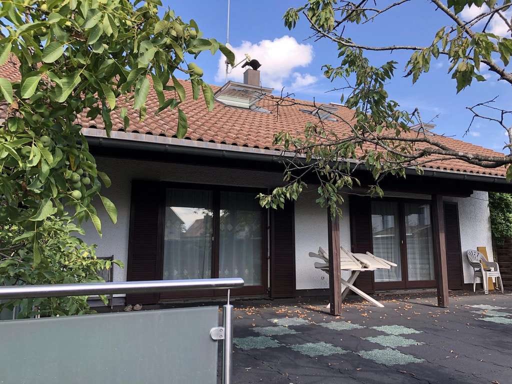 Immobilie in Grafrath - Provisionsfrei! Großes Einfamilienhaus zur Eigennutzung mit Vermietungspotential nahe Ammersee - Bild 1