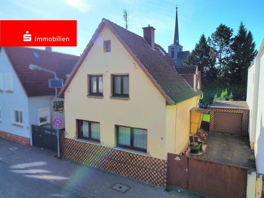 Immobilie in Bürstadt -  Charmantes Sanierungsobjekt mit Potenzial in zentraler Lage - Bild 0