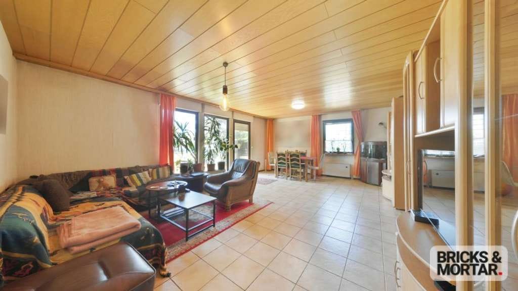 Immobilie in Adelsried - Großzügiges freistehendes Einfamilienhaus in ruhiger Wohnlage von Adelsried - Bild 2