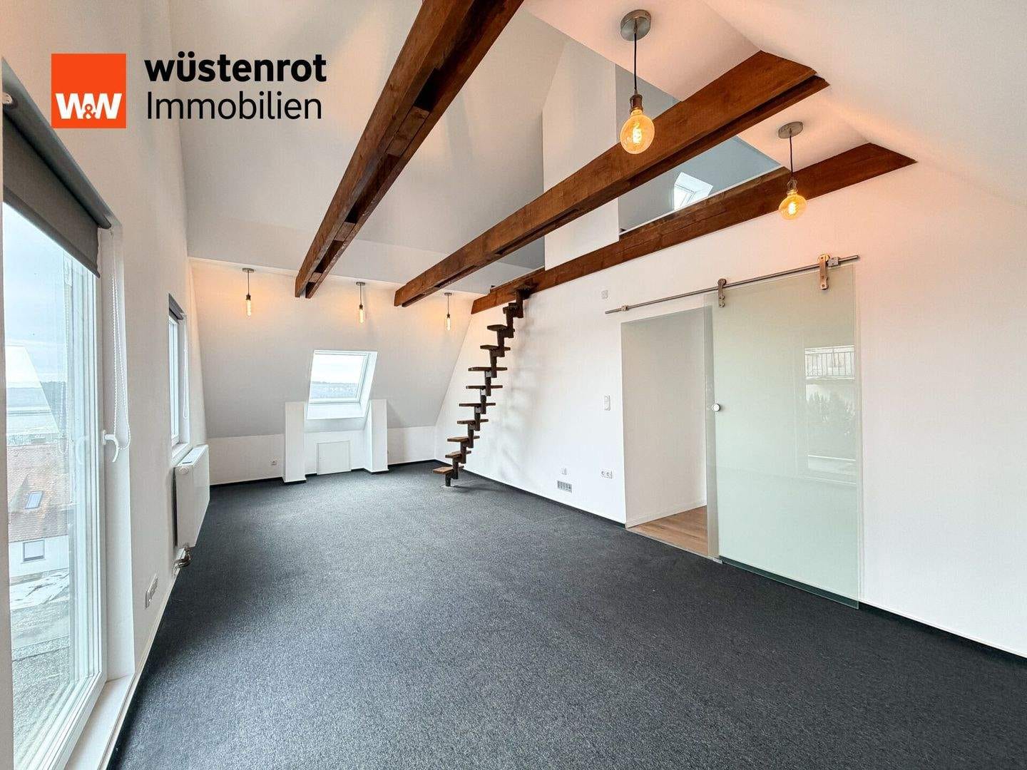 Immobilie in Schonungen - Wohnträume auf zwei Ebenen - modernisierte Maisonette ETW mit Kaminflair und Balkon - Bild 1
