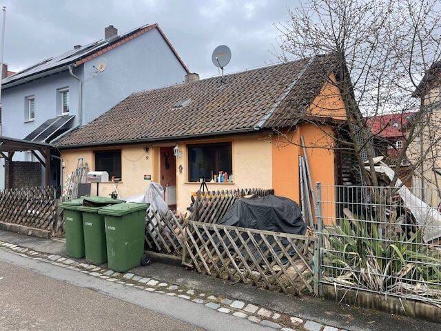 Immobilie in Cadolzburg - Einfamilienhaus zum renovieren in begehrter Wohnlage - Bild 0