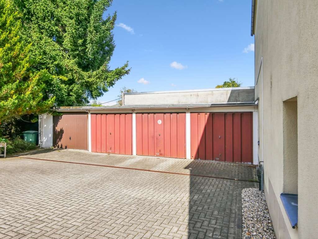 Immobilie in Neustadt in Sachsen - Zweifamilienhaus-Stadtvilla (234 m², 10 Zi), zentral in Neustadt (Sachsen): mit Terrassen u. Garagen - Bild 3