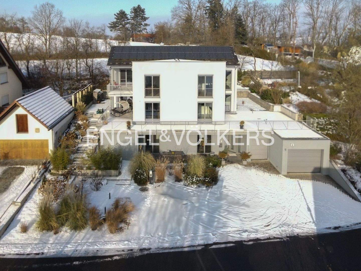 Immobilie in Viereth-Trunstadt -  Luxuriöses Traumhaus auf drei Ebenen – Moderne Architektur in Perfektion - Bild 0